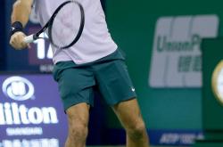 -关于费德勒连续十五场比赛得分超过表现优异，西班牙队不断突破！全场沸腾不已的信息