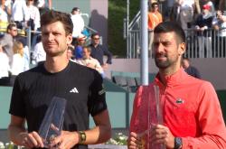 九游体育-TES带队取胜！，德约科维奇重要时刻表现优异赢得满堂喝彩(德约科维奇大满贯一览表)