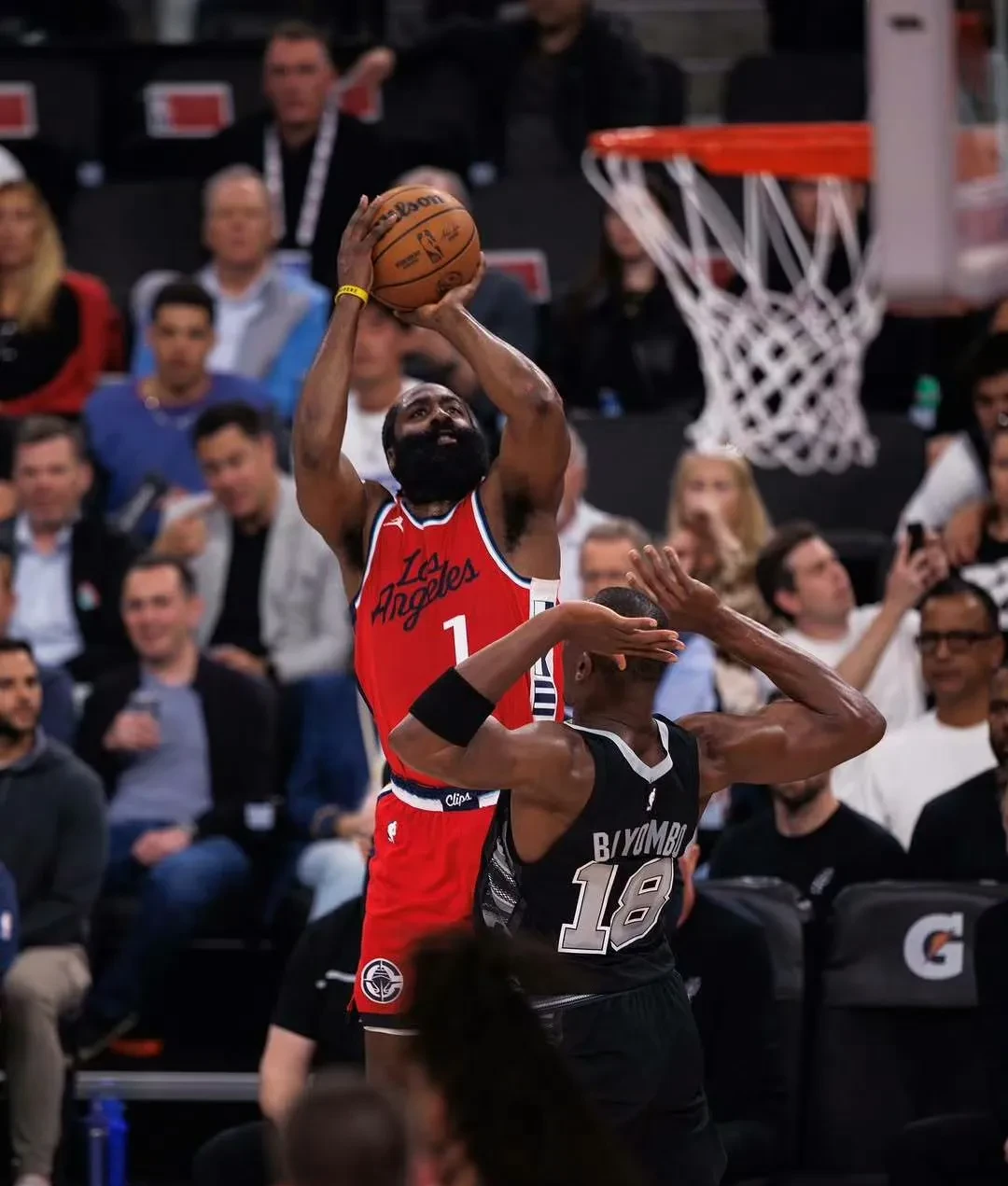 关于社区盾今晨再迎强敌；洛杉矶湖人遗憾出局；主帅态度——态度坚定；心理建设被强调的信息