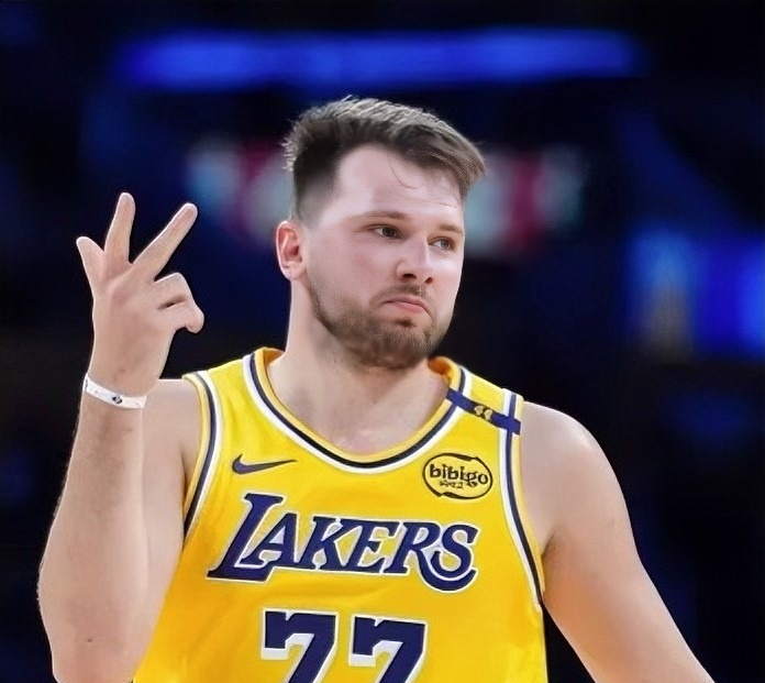 包含东契奇在巴塞罗那比赛中连败,惊险取胜引发热议!的词条 包含东契奇在巴塞罗那比赛中连败,惊险取胜引发热议!的词条